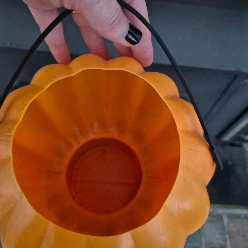 Vintage Kmart Halloween Jack-O-Lantern Candy Bucket Person Orange Blow Mold - Picture 7 of 7